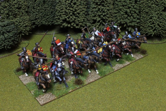 CGMe004  Medieval Knights (16 Plastic Mounted Figures)